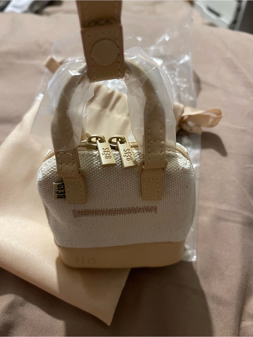 BÉIS Micro Weekender Charm - Picture 5 of 6